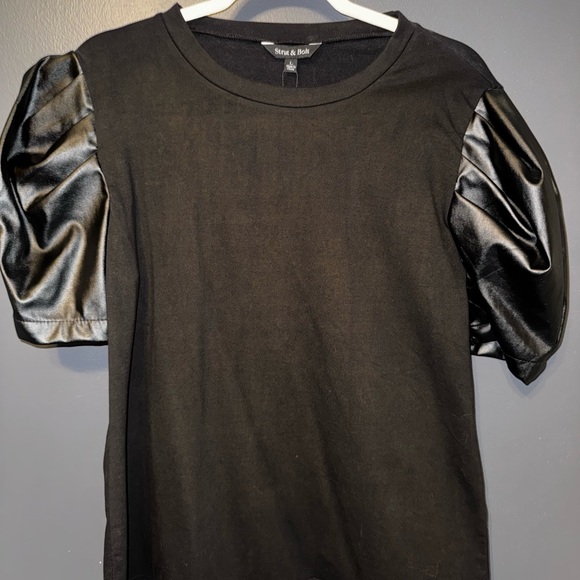 Strut & Bolt Black Puff Sleeve Top - Picture 1 of 5